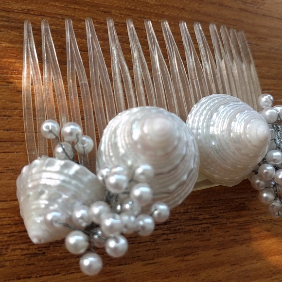 Pearls and shells hair decoration piece - Picture 4 of 8